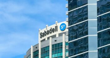 BSocial Impact Fund: Banco Sabadell, Ship2B Ventures und EIF unterstützen den größten Impact Venture Capital-Fonds für Startups in Spanien (Foto: shutterstock - dennizn)