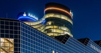 TIE Kinetix neue elektronische Rechnungsstellung überzeugt niederländische "Rabobank" ( Foto: Shutterstock- Mike van Schoonderwalt)