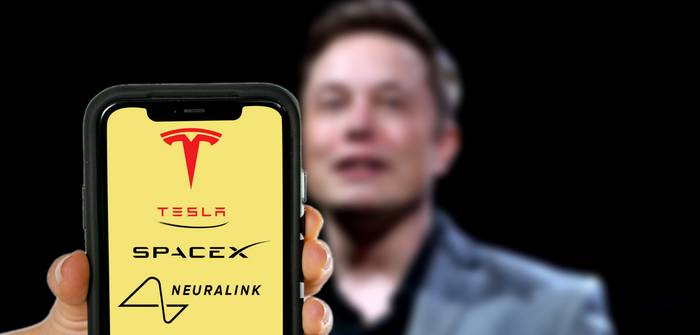 Tesla-Aktionoptionen: Vom Anlegerklage-Prozess, Tweets und Elon Musk (Foto: Adobe Stock-kavi surya )