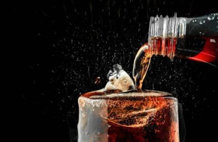 Potenzielle Ursachen für zukünftige Lieferengpässe bei Coca Cola oder Pepsi in (Foto: AdobeStock - Lemonsoup14 231297579)