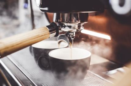 Rekordhafte Absatzzahlen: Röstkaffee erreicht historisches (Foto: AdobeStock - leszekglasner 211605085)